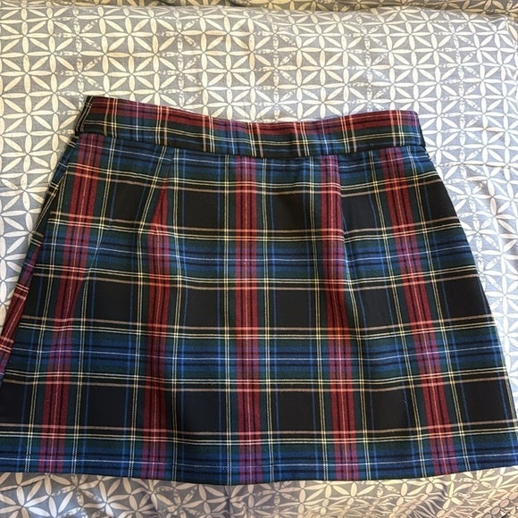 Forever 21 M Plaid Skirt! - Picture 2 of 5